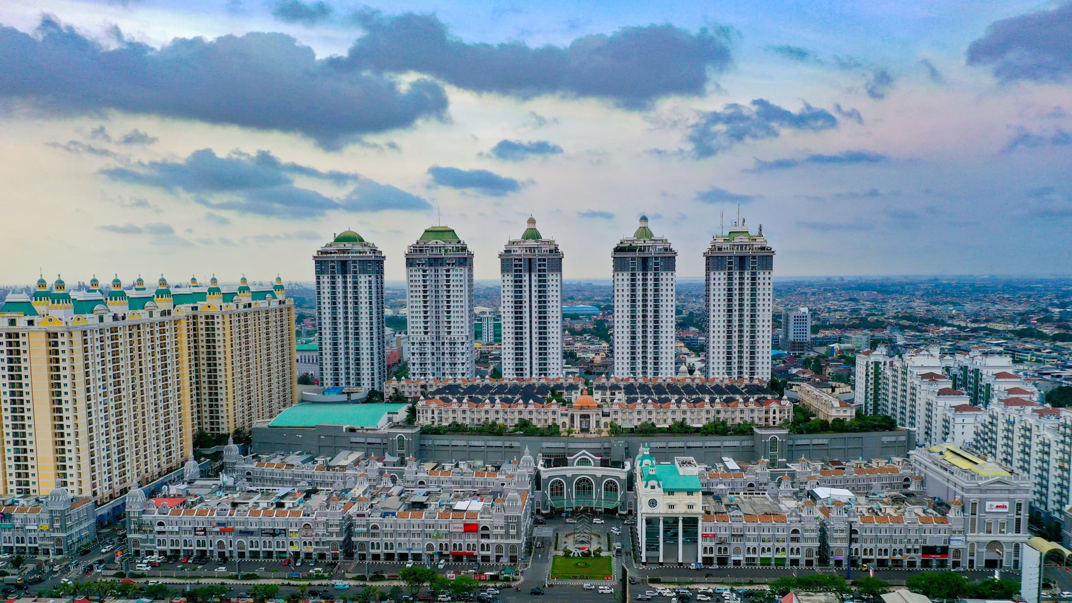Kelapa Gading Square (Mall of Indonesia Complex)