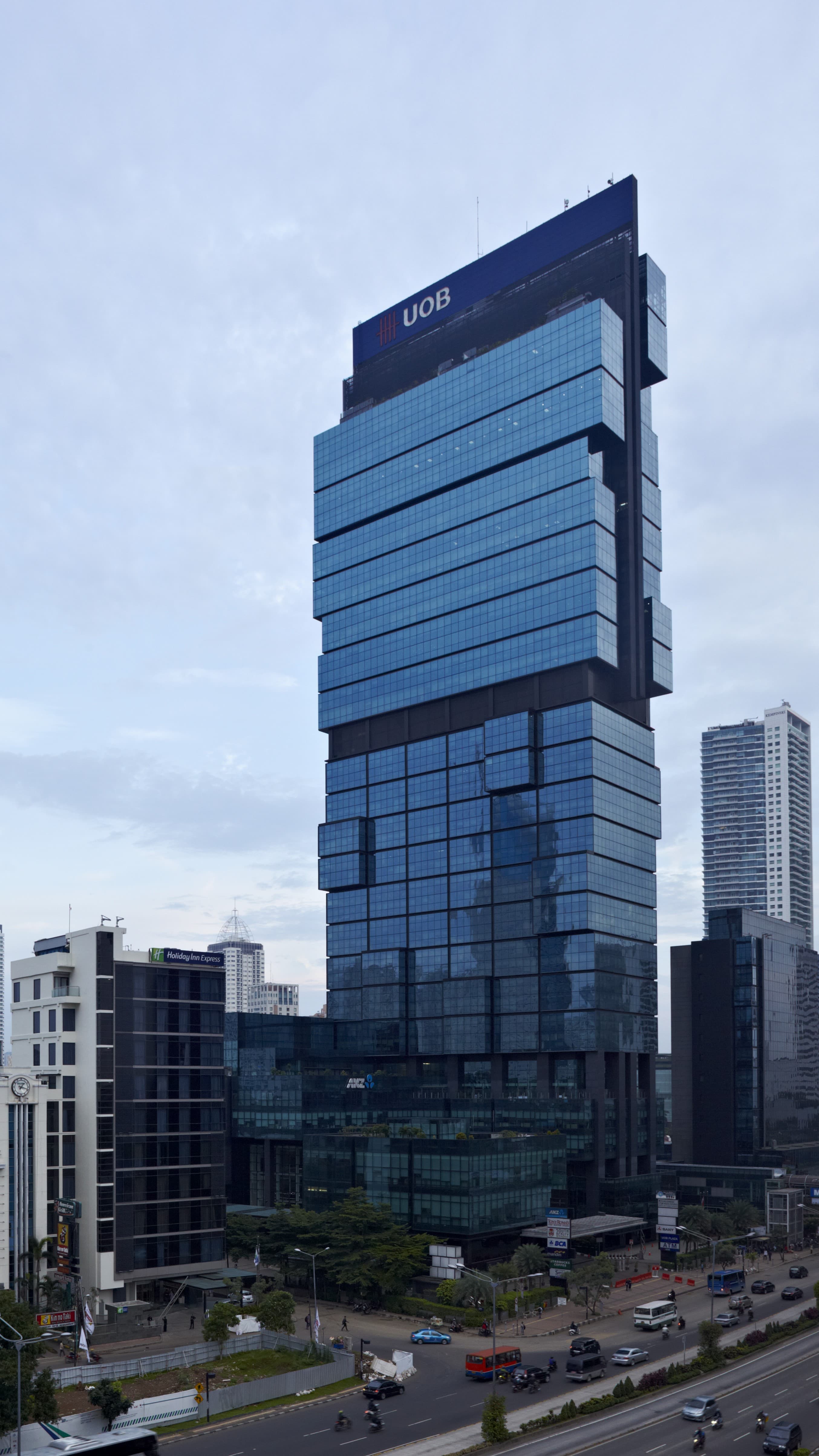 UOB Plaza