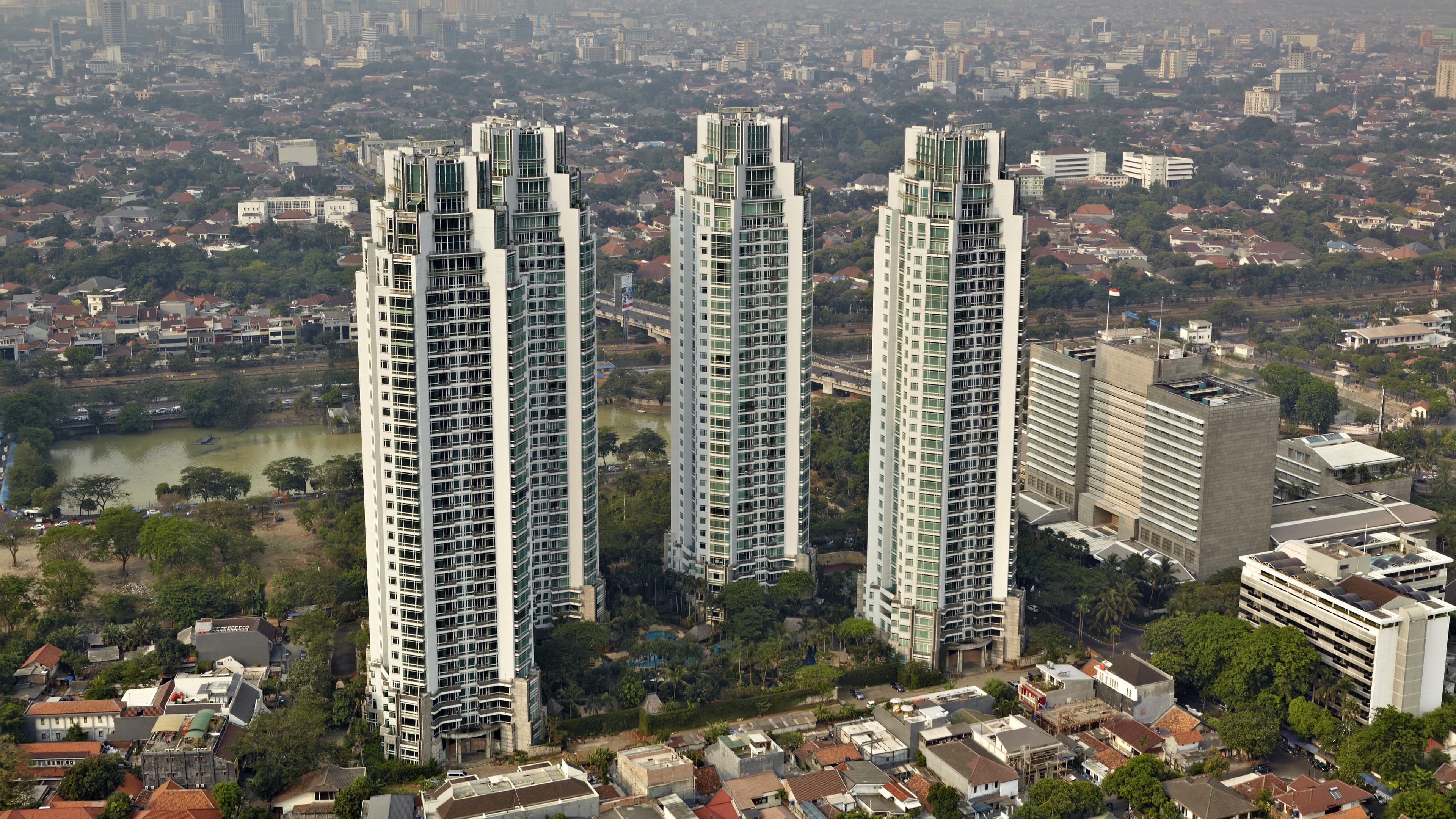 Four Seasons Regent Residences, Service Apartment